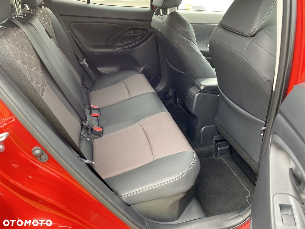 Toyota Yaris Cross Hybrid 1.5 Executive - 16