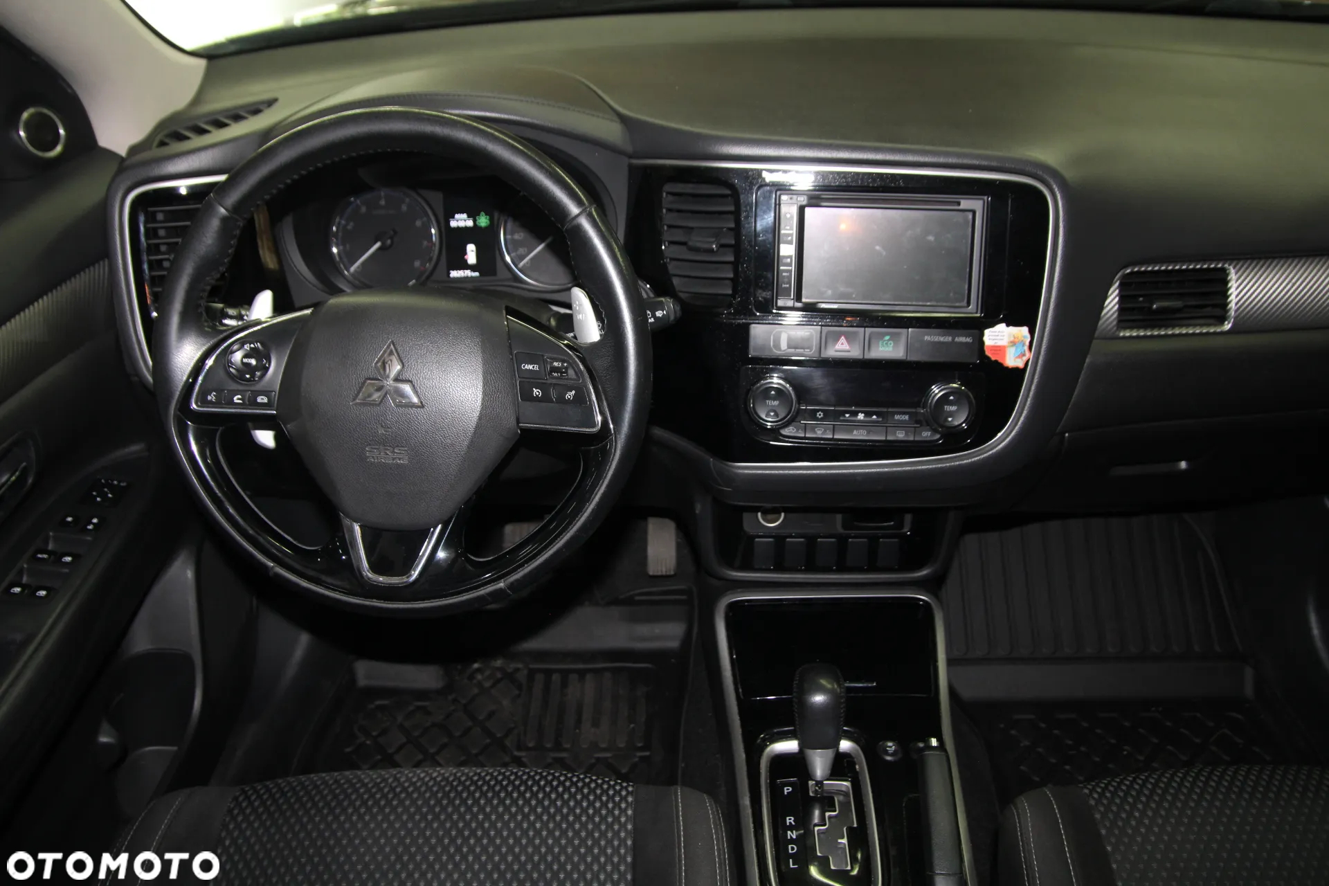 Mitsubishi Outlander 2.0 Intense + Navi 4WD CVT - 17