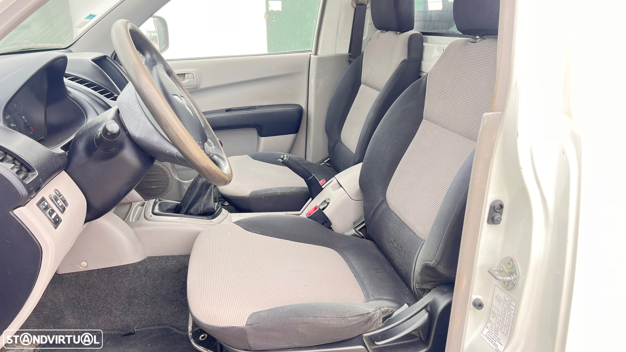 Mitsubishi L200 4x4 136 cv - 13