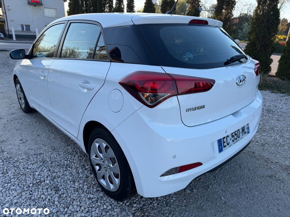 Hyundai i20 1.1 CRDi BlueDrive Elegant - 4