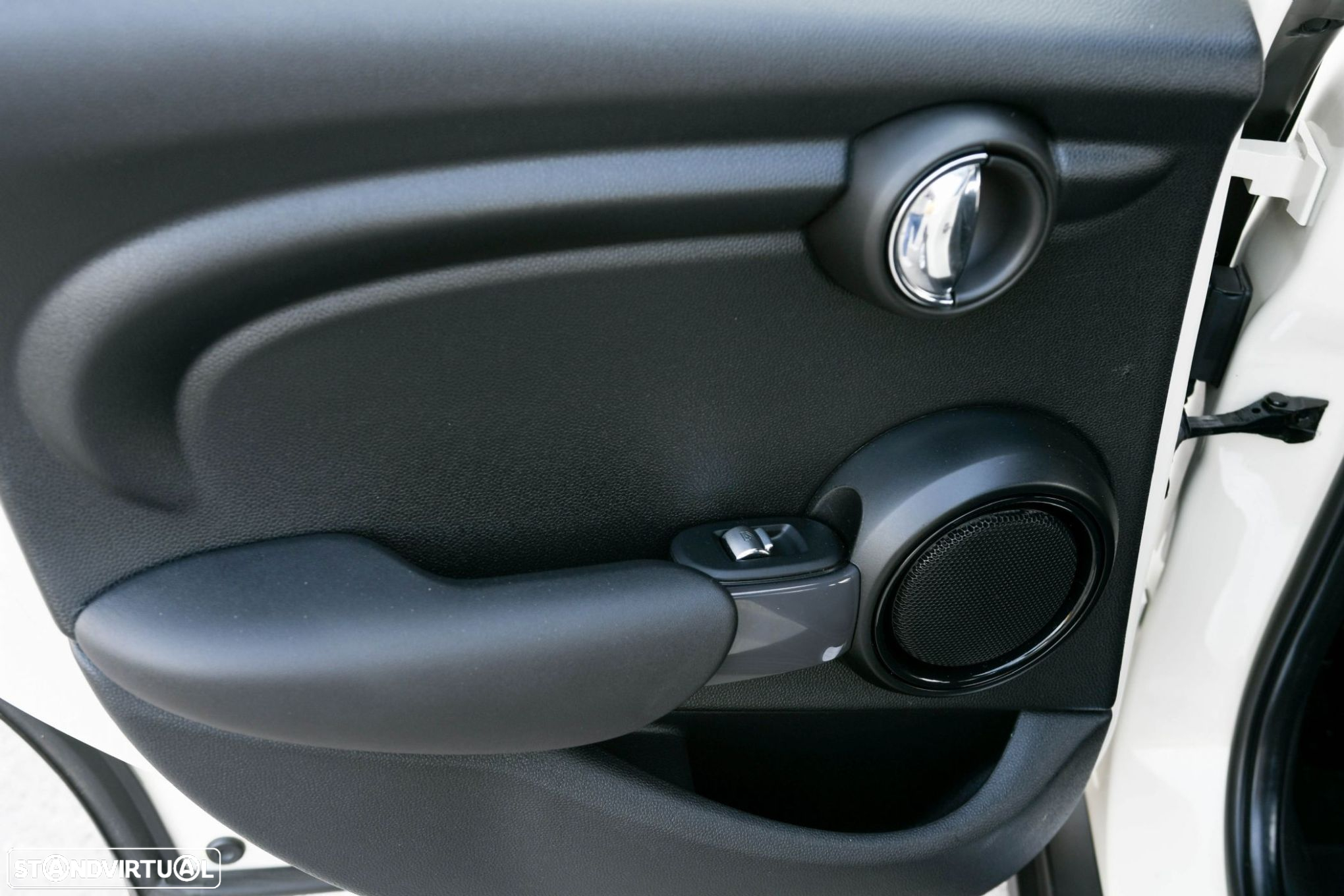 MINI 5 Portas Cooper D - 34