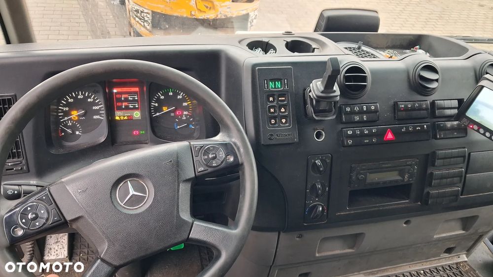Mercedes-Benz ECONIC - 16