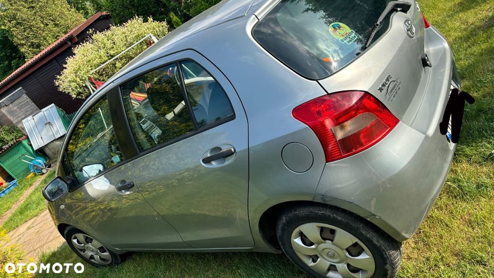 Toyota Yaris - 2