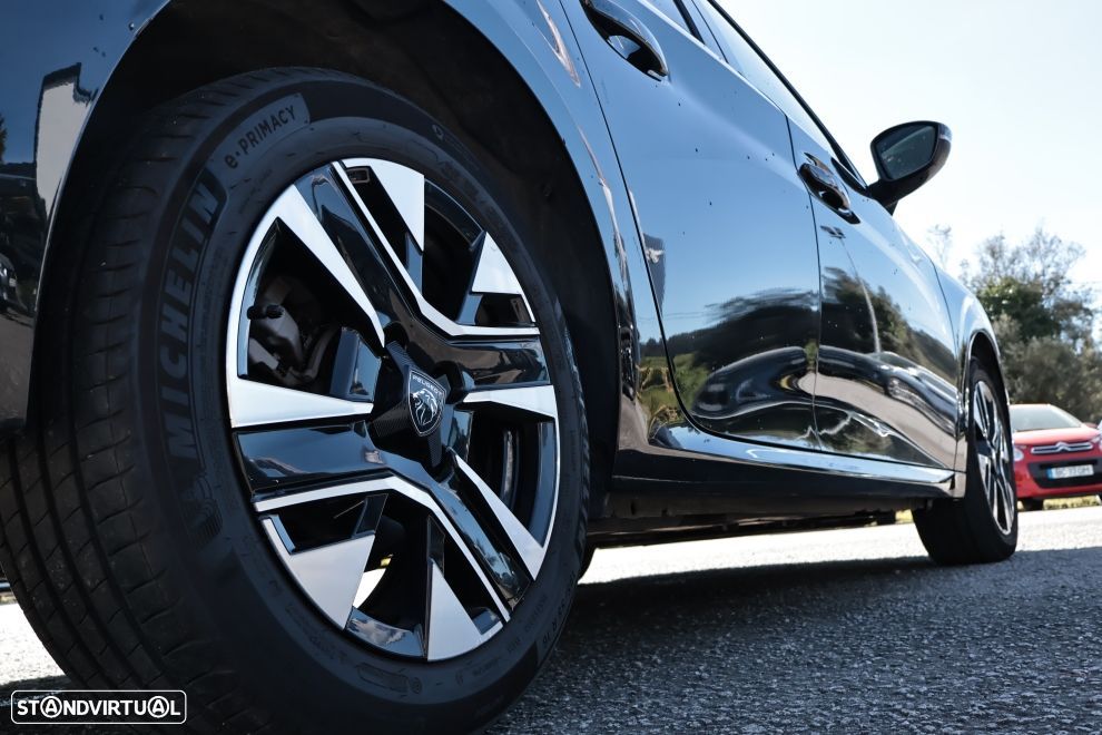 Peugeot 208 1.2 PureTech Allure - 5