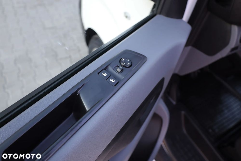 Opel Vivaro - 21
