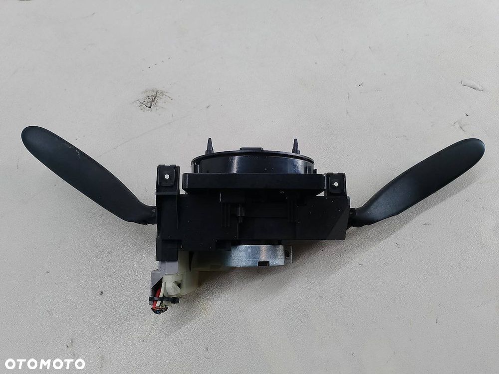 PRZEŁĄCZNIK ZESPOLONY SKODA FABIA II FL 6Q0953503DN 204.808 279.950 - 7