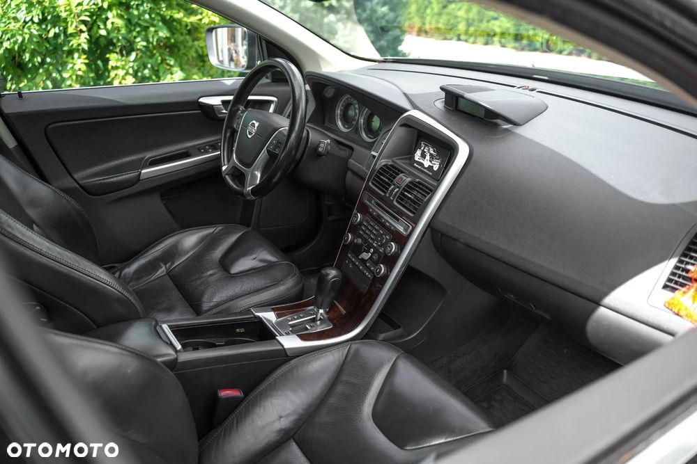 Volvo XC 60 D3 AWD Momentum - 8