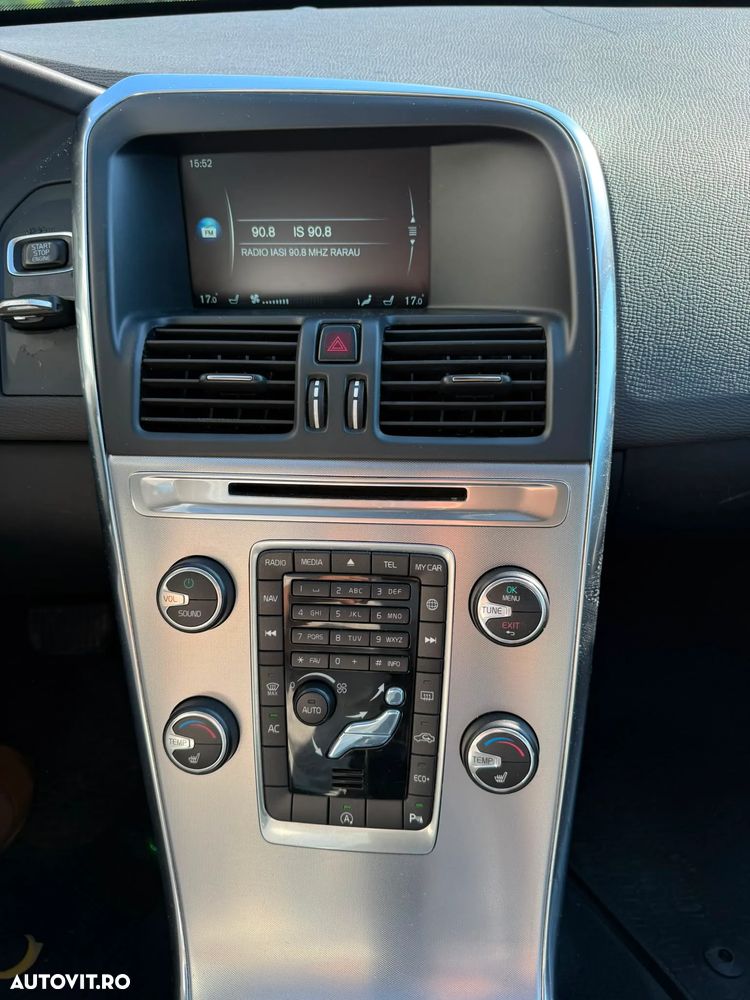 Volvo XC 60 D3 Geartronic Momentum - 22