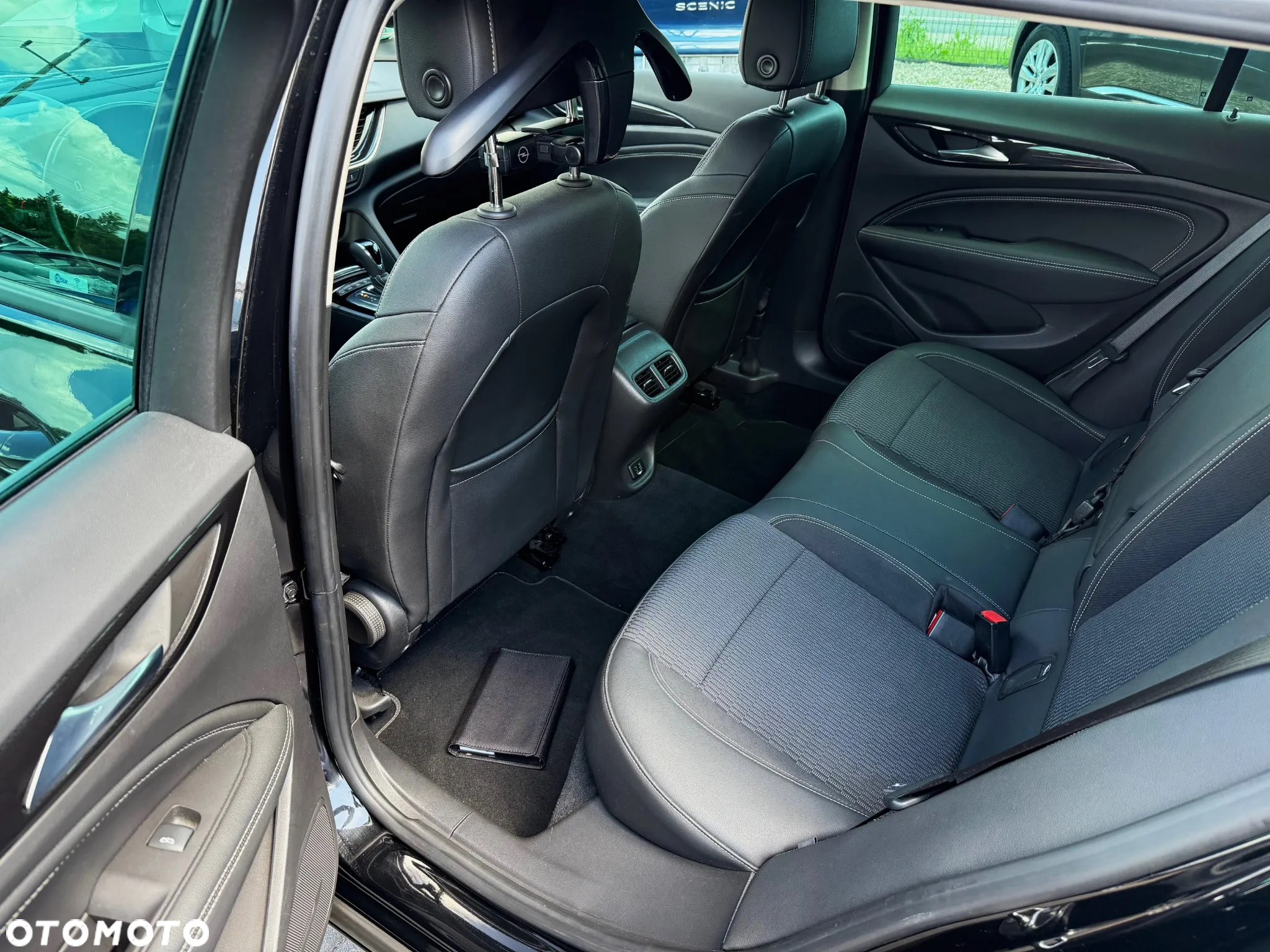 Opel Insignia Sports Tourer 2.0 Direct Inj Trb 4x4 Ultimate Exclusive - 9