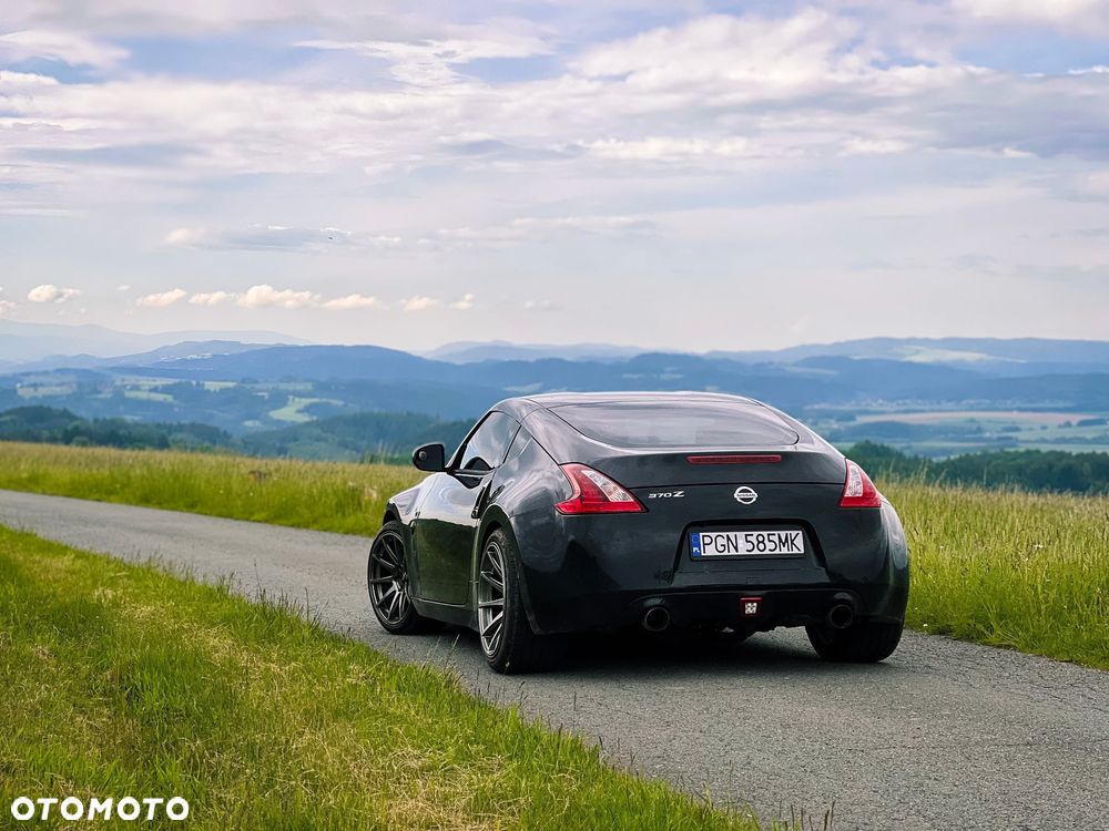 Nissan 370 Z - 2