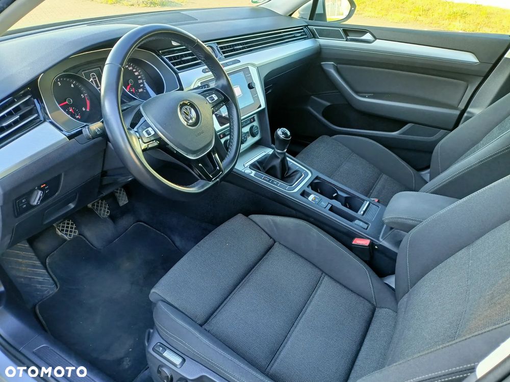 Volkswagen Passat Variant 2.0 TDI SCR (BlueMotion Technology) Highline - 8