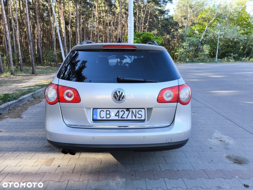 Volkswagen Passat - 4