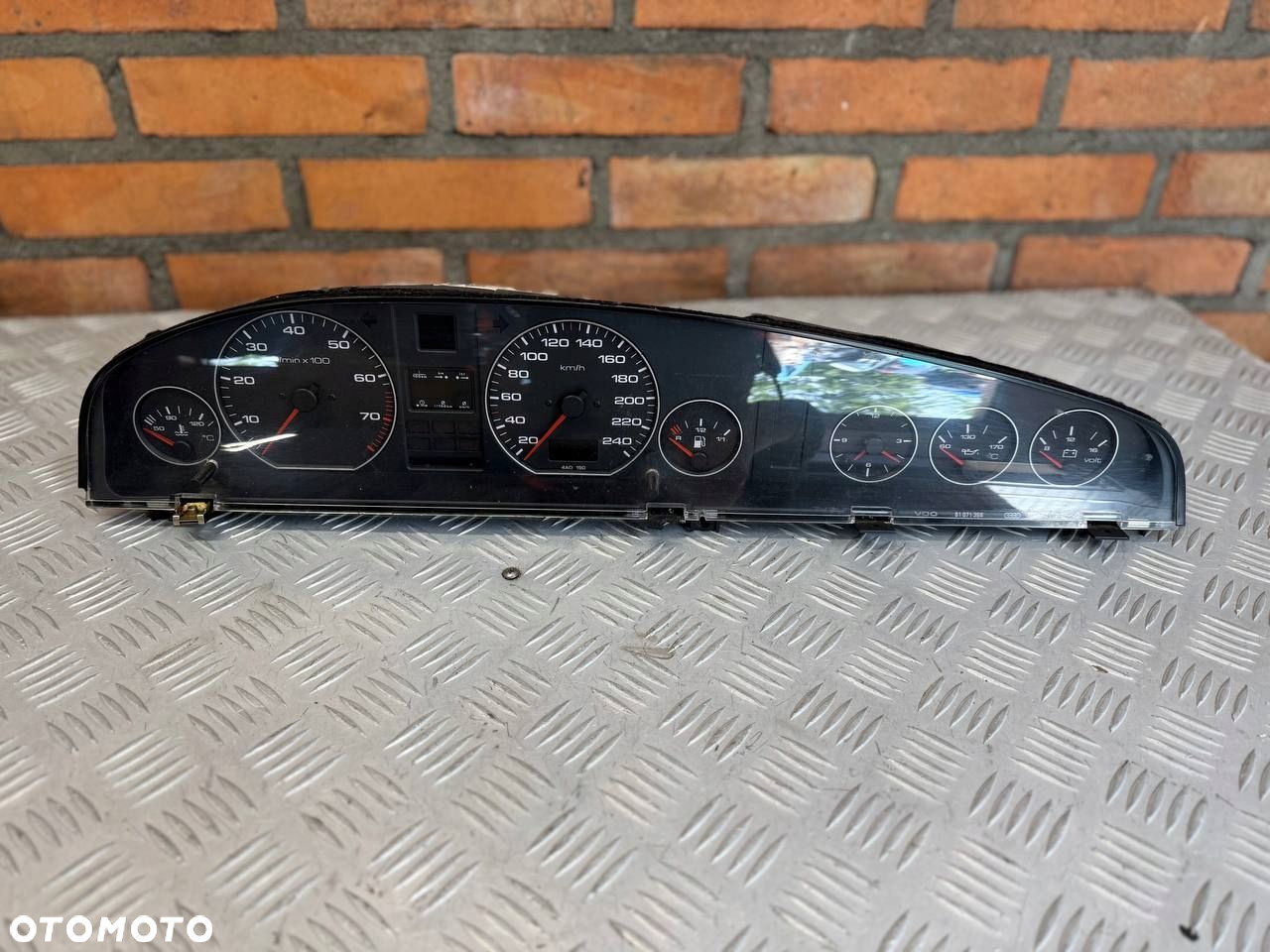 LICZNIK AUDI A6 C4 4A1 919 033 - 2