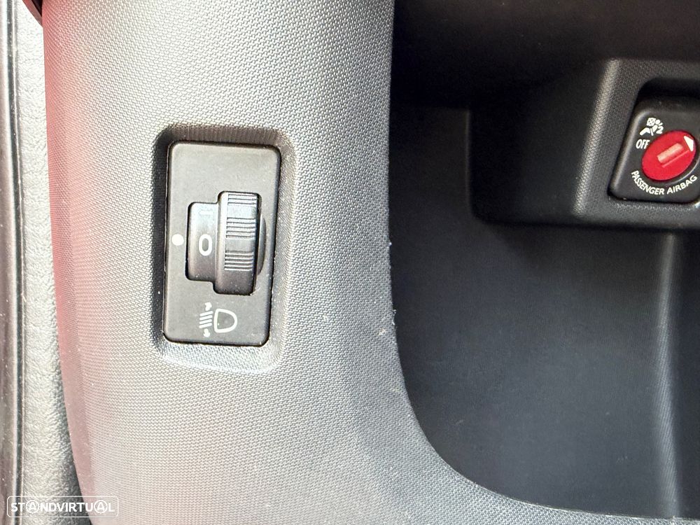 Toyota Aygo 1.0 Red Edition - 24