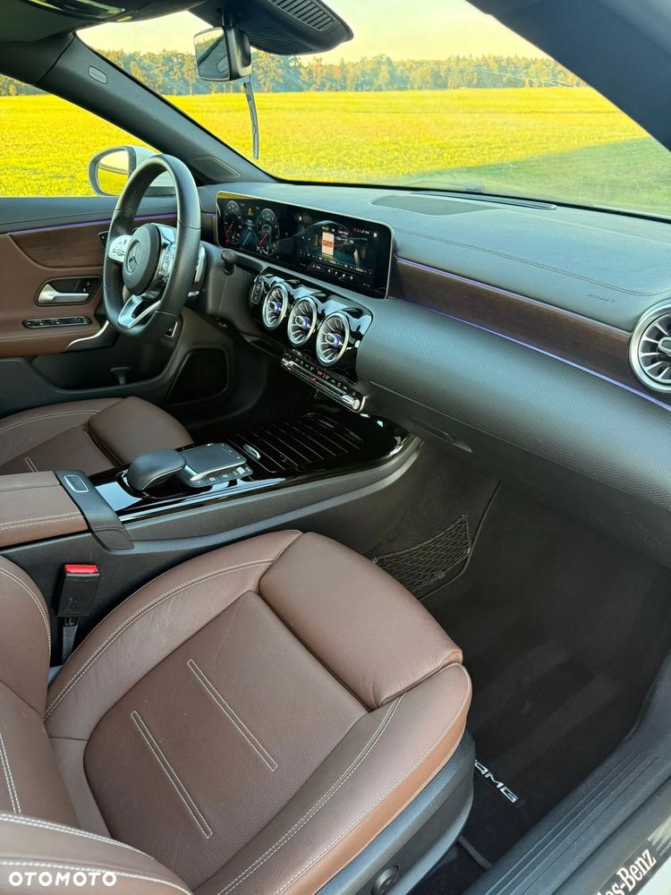 Mercedes-Benz CLA 200 7G-DCT AMG Line - 10