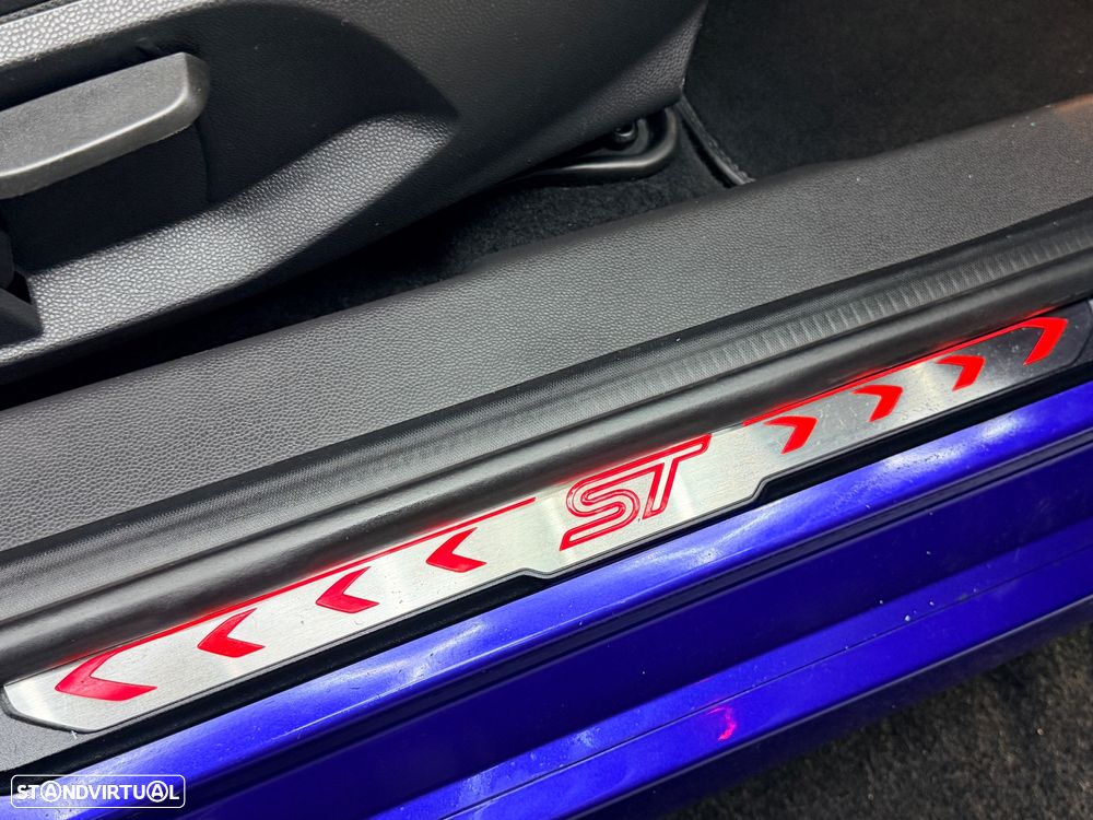 Ford Fiesta 1.6 EcoBoost c/ Pack Pele Desportiva ST - 31