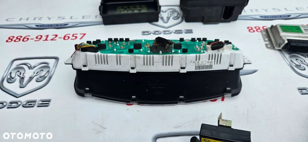 Kia Carens I 1.8 Zestaw startowy do odpalenia auta komputer licznik zegary stacyjka skrzybka bsi  39110-2Y500 - 10