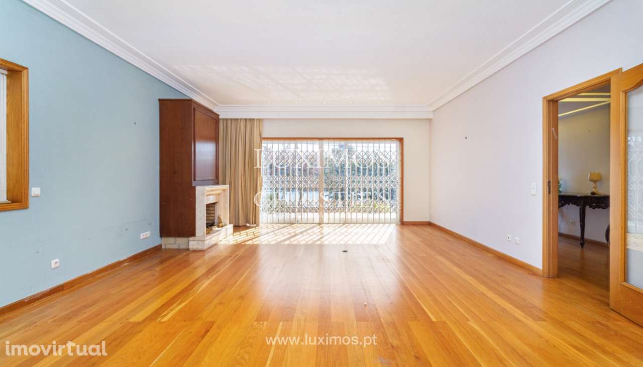 Moradia em 1.ª linha de rio para venda em Valbom, Gondomar - Grande imagem: 5/17