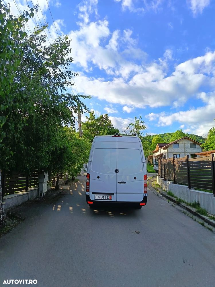 Mercedes-Benz Sprinter - 14