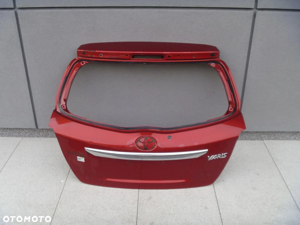 TOYOTA YARIS III 2011-2017 KLAPA POKRYWA BAGAŻNIKA LISTWA CHROM