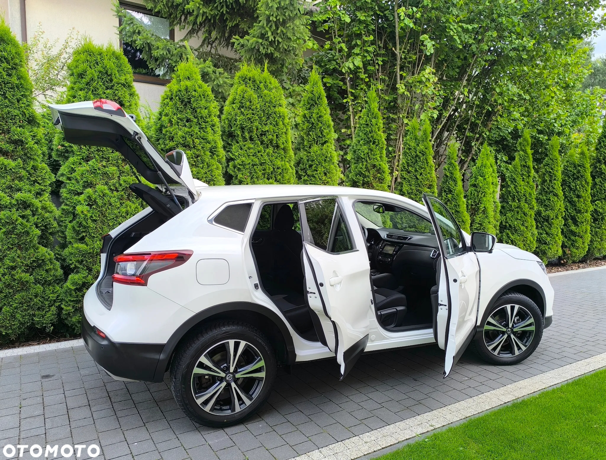 Nissan Qashqai 1.2 DIG-T N-Connecta Xtronic EU6 - 9