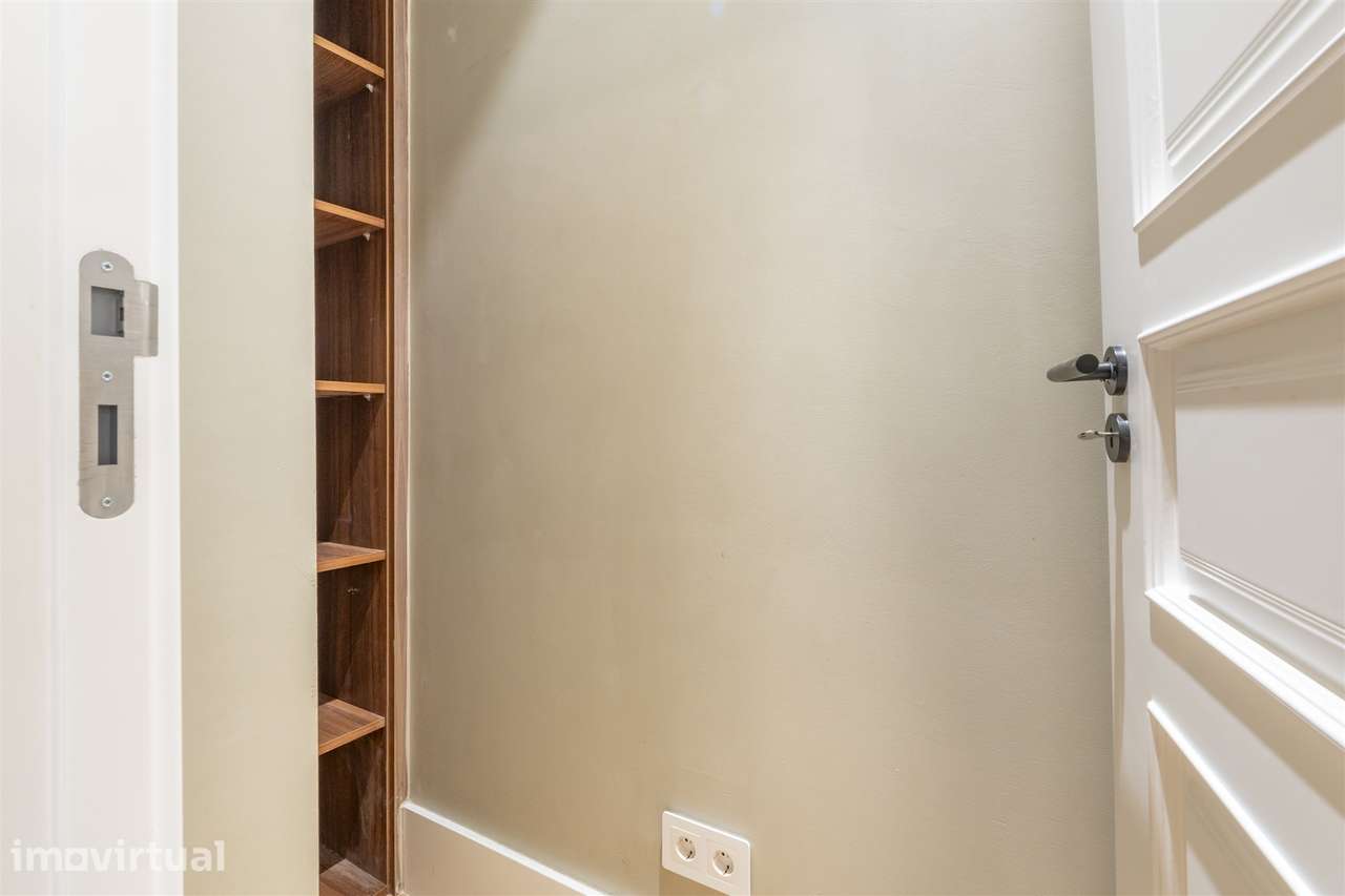 Apartamento T3 nas Avenidas Novas, Lisboa - Grande imagem: 2/37