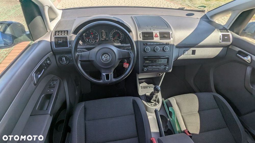 Volkswagen Touran - 18
