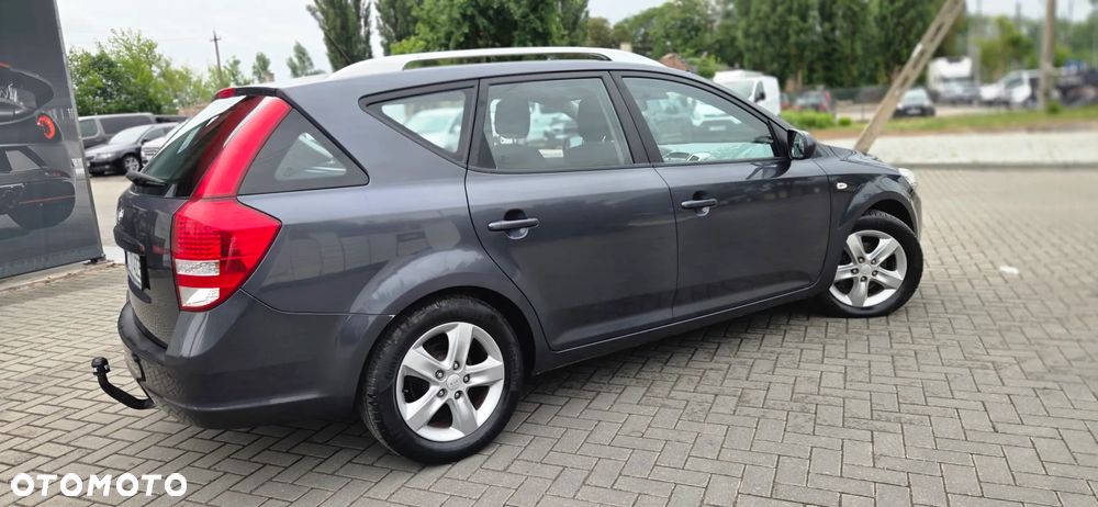 Kia Ceed 1.4 CVVT Dream-Team Edition - 16
