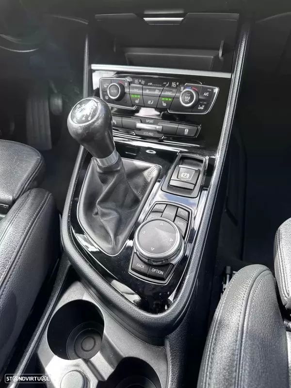 BMW 218 Active Tourer d Line Sport - 57