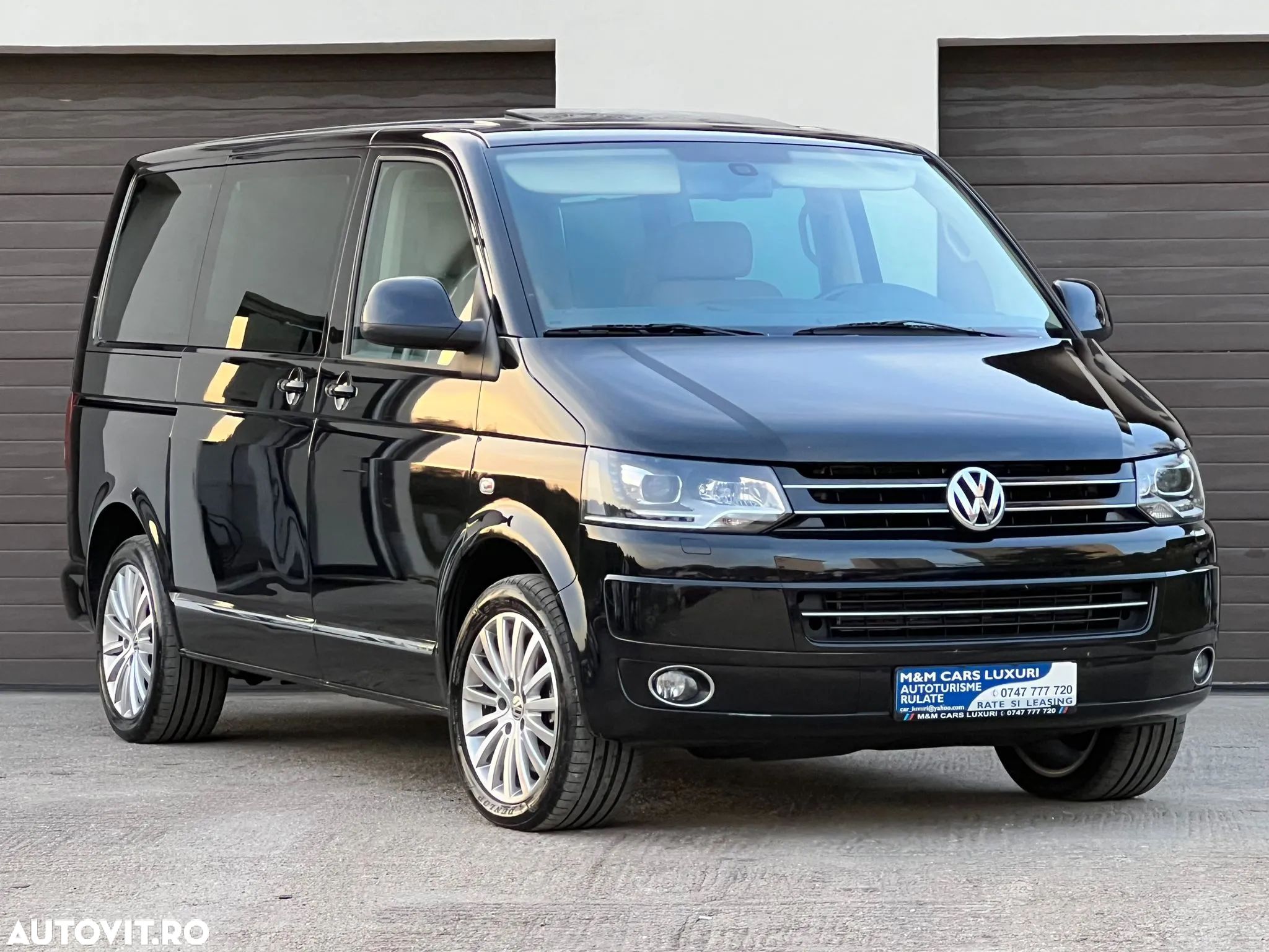 Volkswagen Multivan - 1