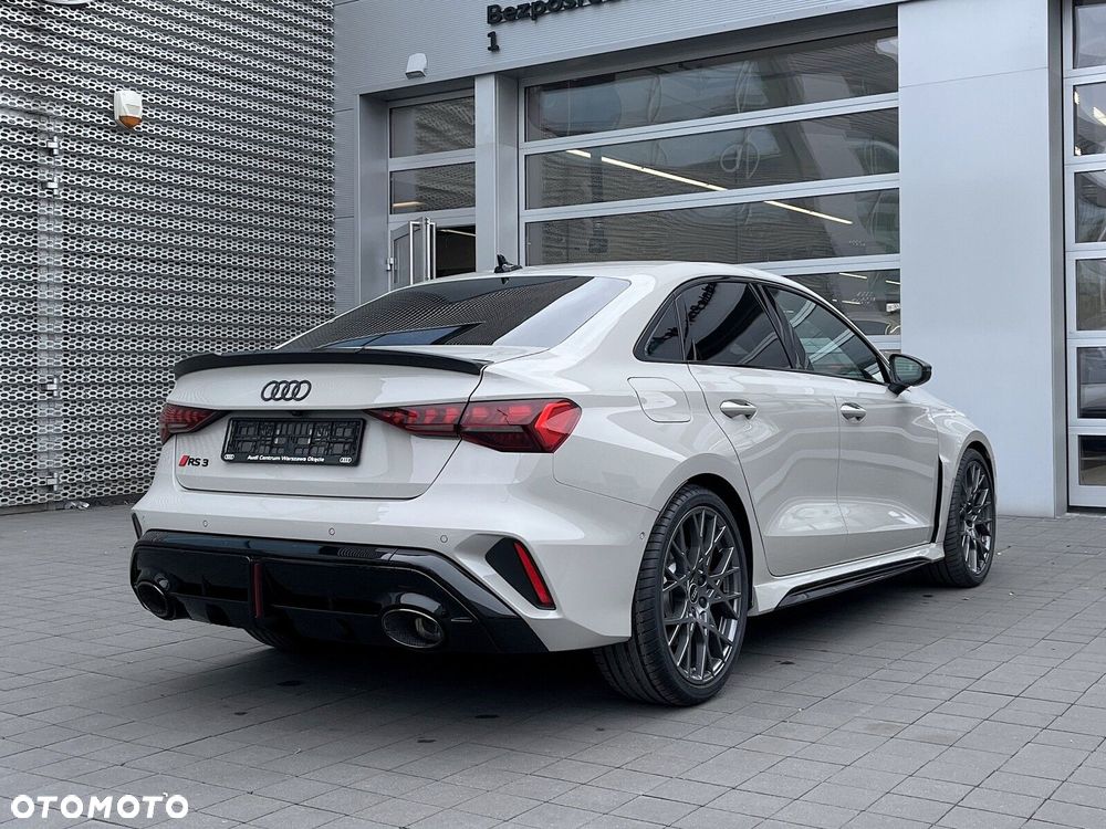Audi RS3 Limousine - 7