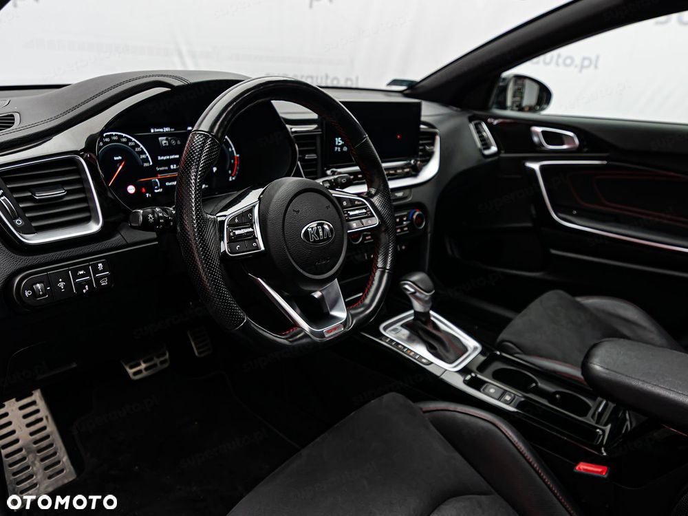 Kia ProCeed 1.6 T-GDI GT DCT - 11