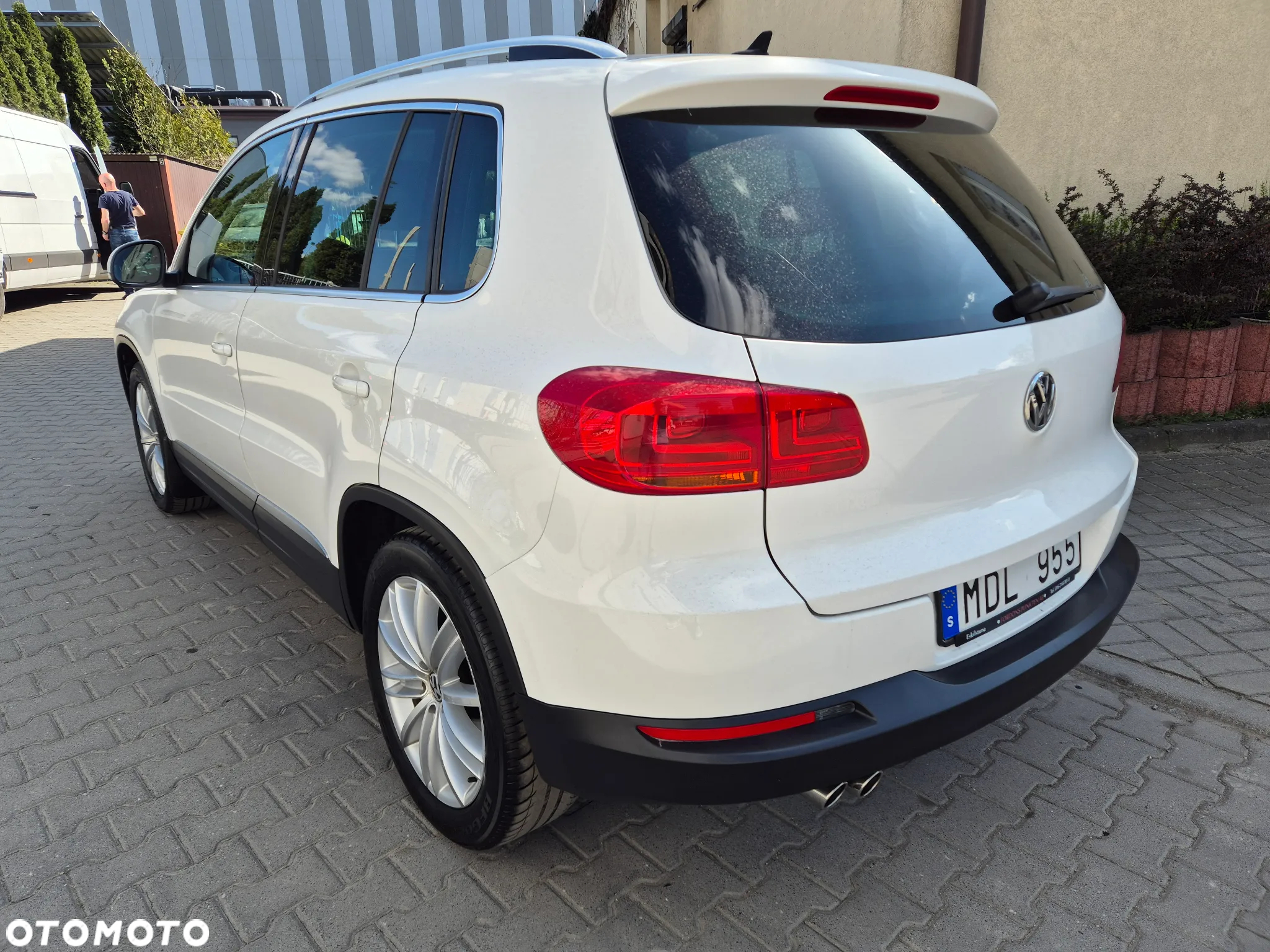 Volkswagen Tiguan 2.0 TDI 4Mot Perfectline R-Style - 8