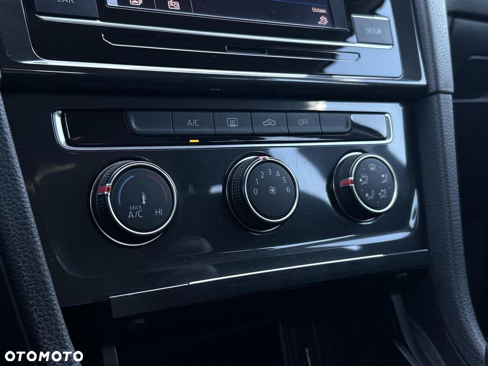 Volkswagen Golf 1.4 TSI BMT Comfortline - 20