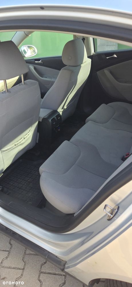 Volkswagen Passat - 34