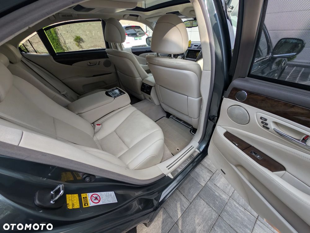 Lexus LS 600h Elegance - 10