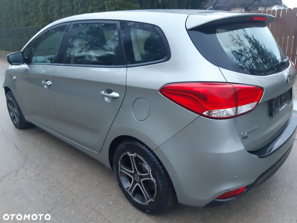 Kia Carens 1.6 GDI M - 9