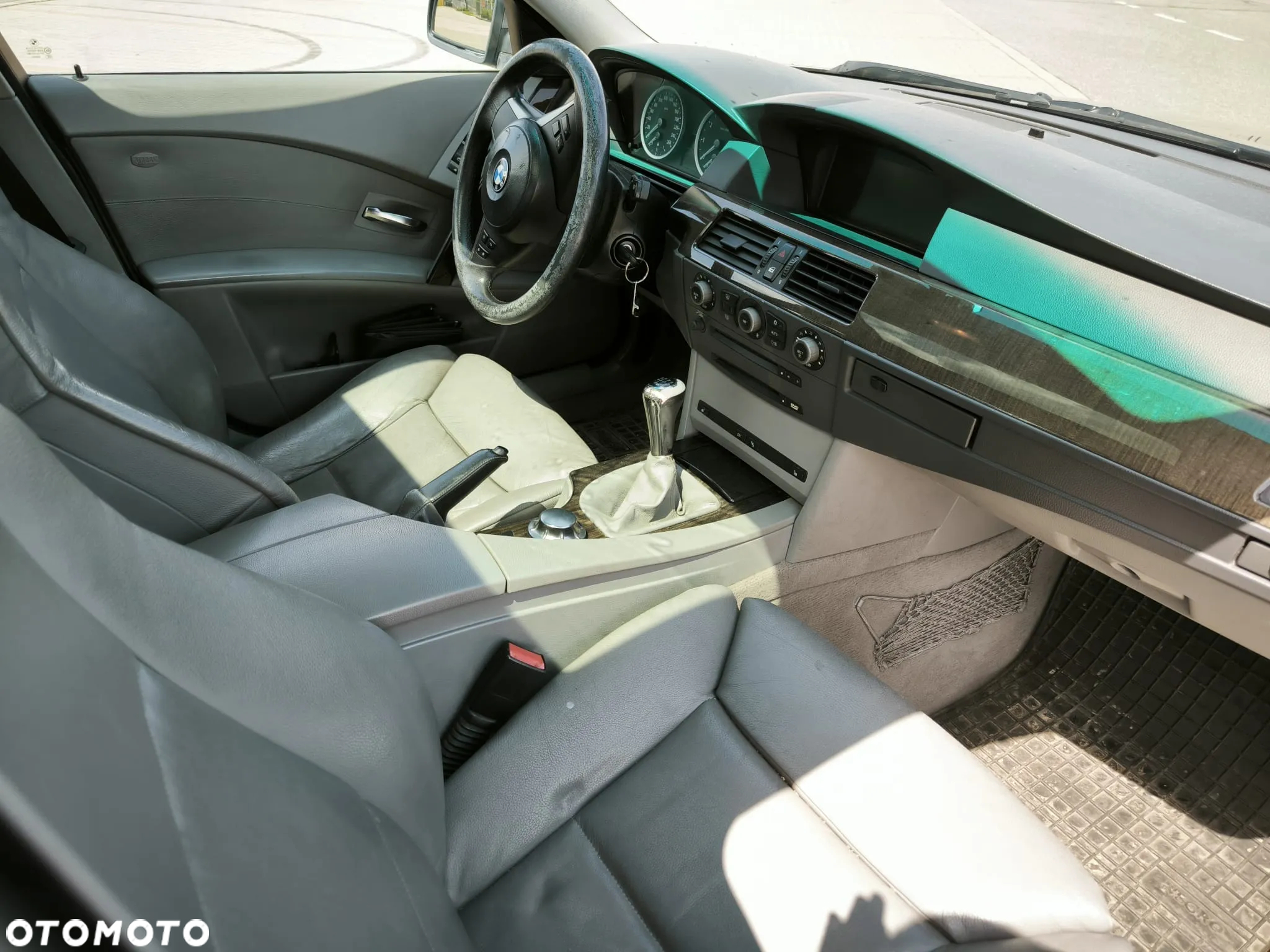 BMW Seria 5 520i - 6