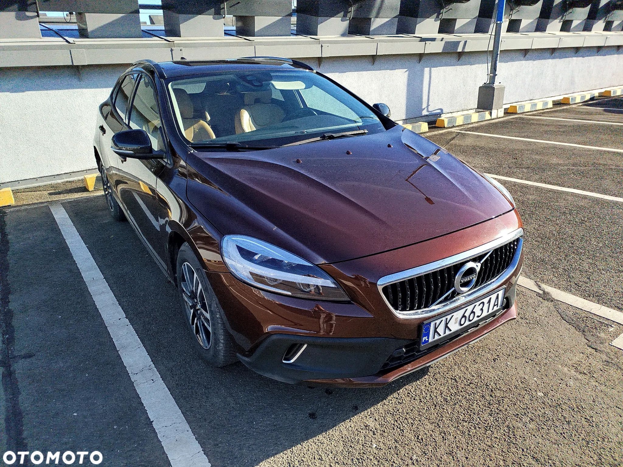 Volvo V40 Cross Country D2 Drive-E Momentum - 1