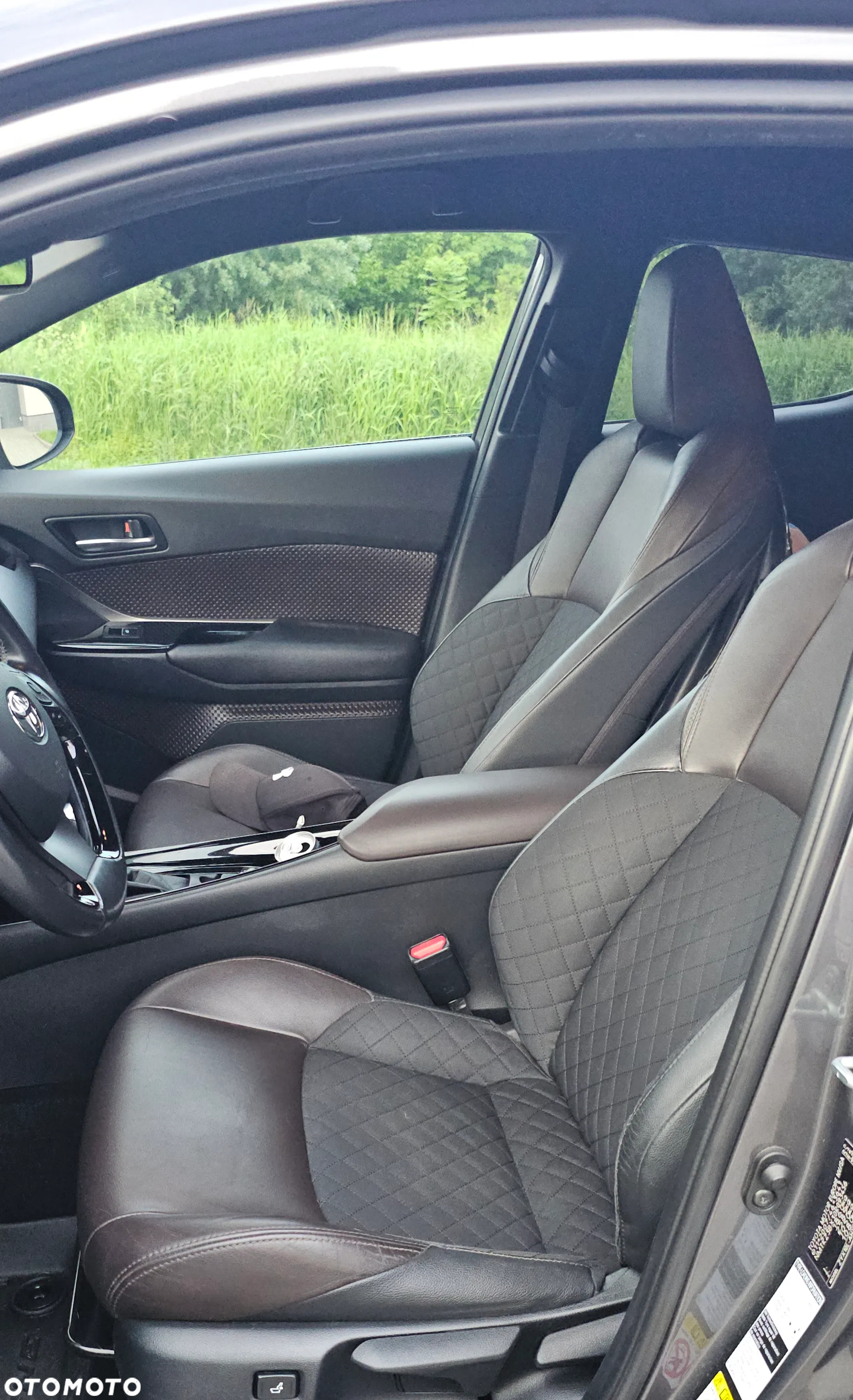 Toyota C-HR Hybrid Lounge - 11