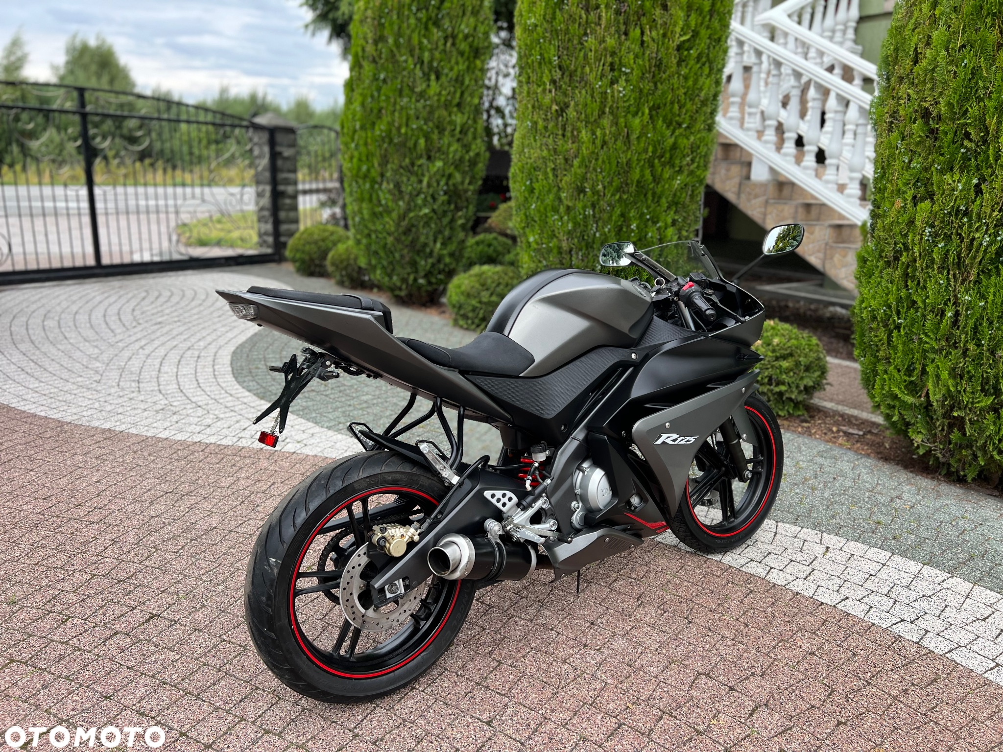 Yamaha YZF - 9