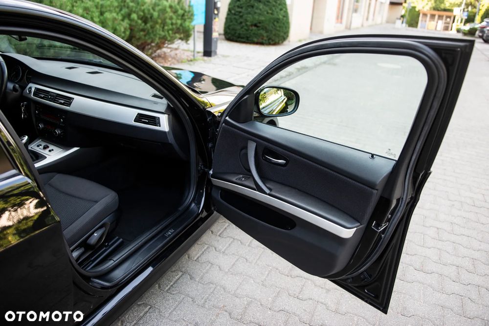 BMW Seria 3 320d - 22