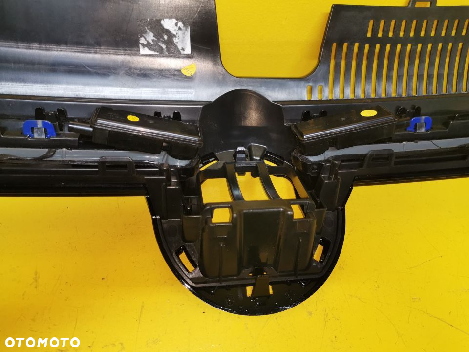 VW GOLF VIII GTD GRILL ATRAPA LED 5H0853653 - 8