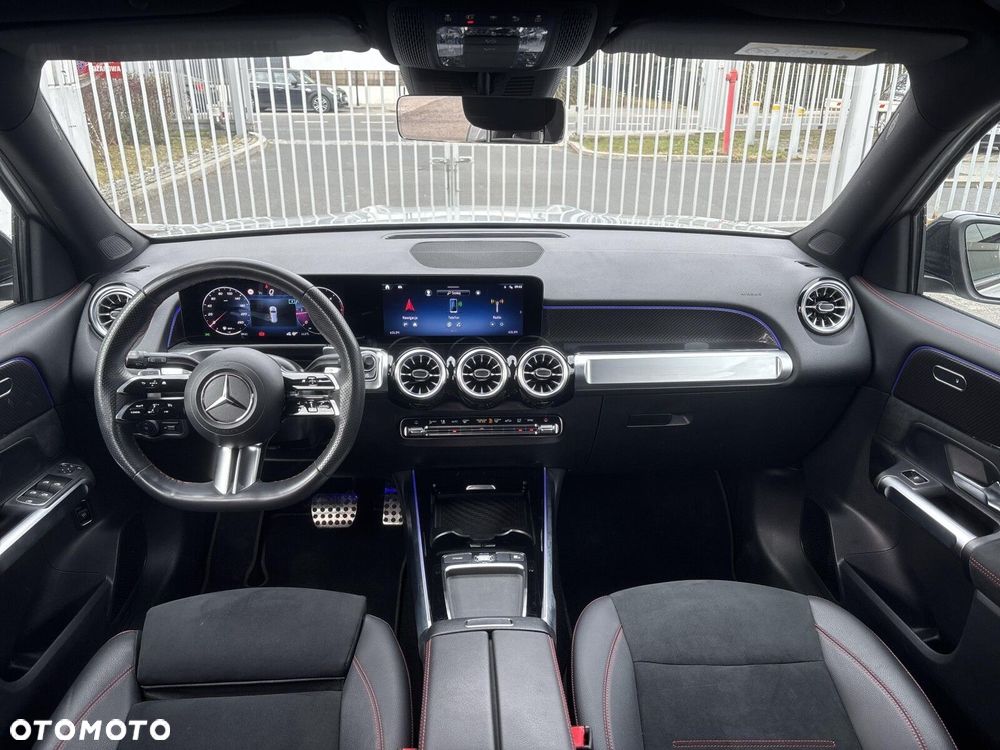 Mercedes-Benz GLB - 14