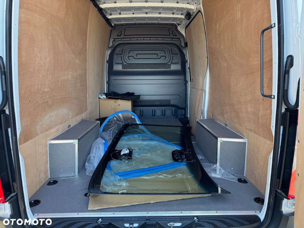 Mercedes-Benz SPRINTER - 22