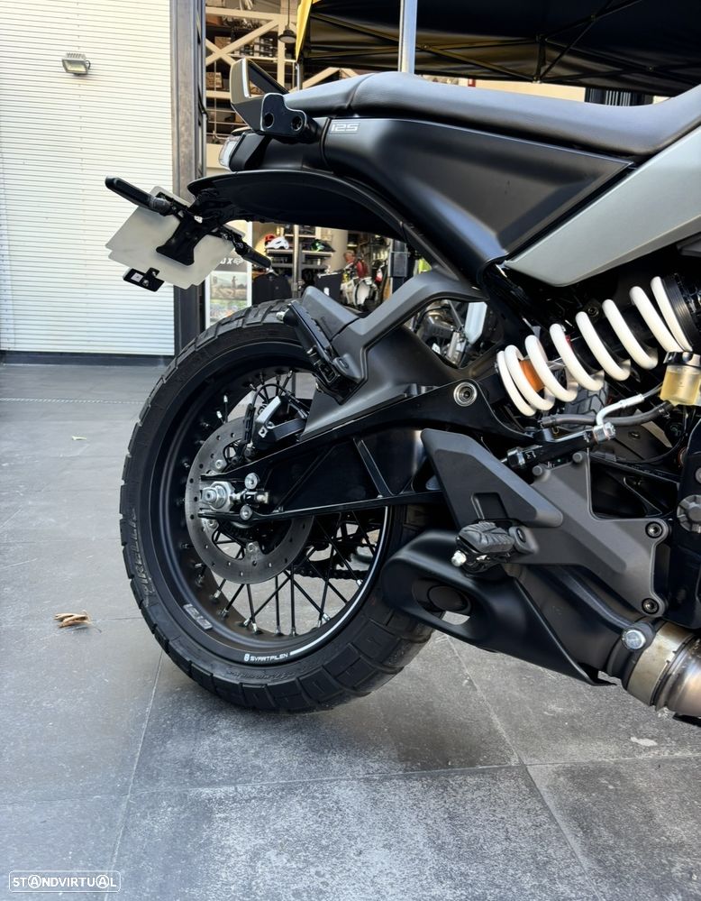 Husqvarna Svartpilen 125 - 9