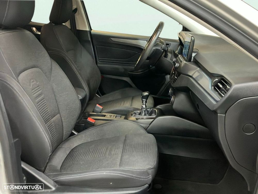 Ford Focus 1.0 EcoBoost Active X - 15