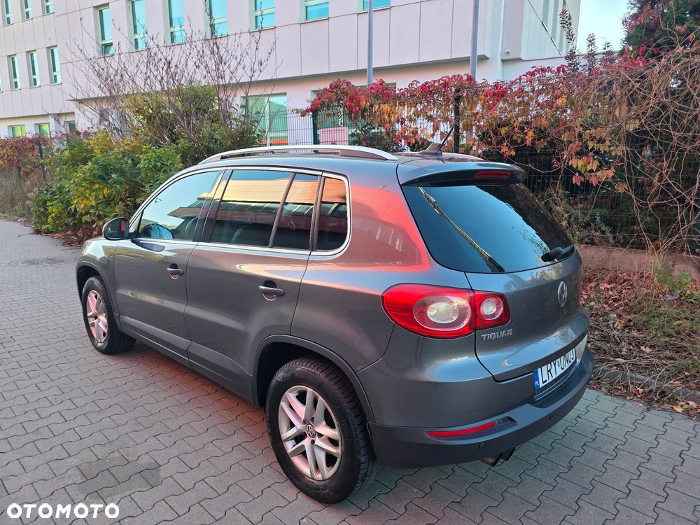 Volkswagen Tiguan - 5