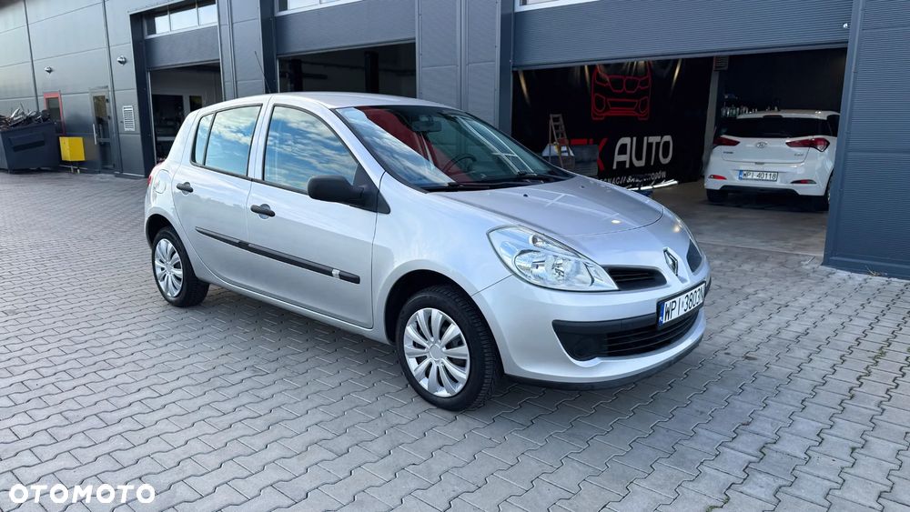 Renault Clio 1.2 16V Authentique - 5