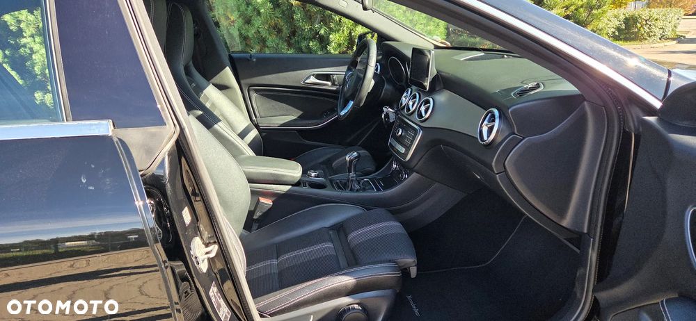 Mercedes-Benz CLA 200 Peak Edition - 25